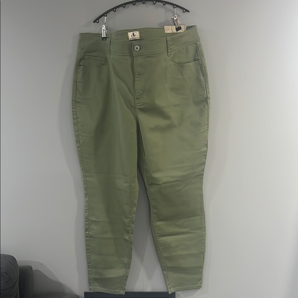 d. jeans Green Ankle Cropped Jeans with Tapered Fit